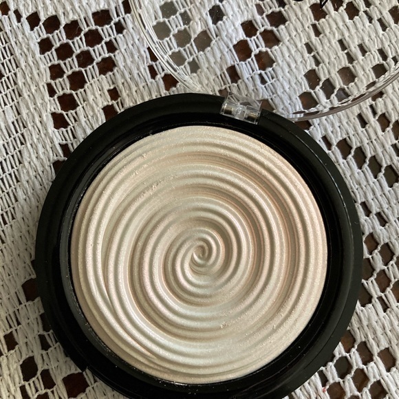 NWT Laura Geller 2 Piece Luminous Collection - Picture 6 of 6